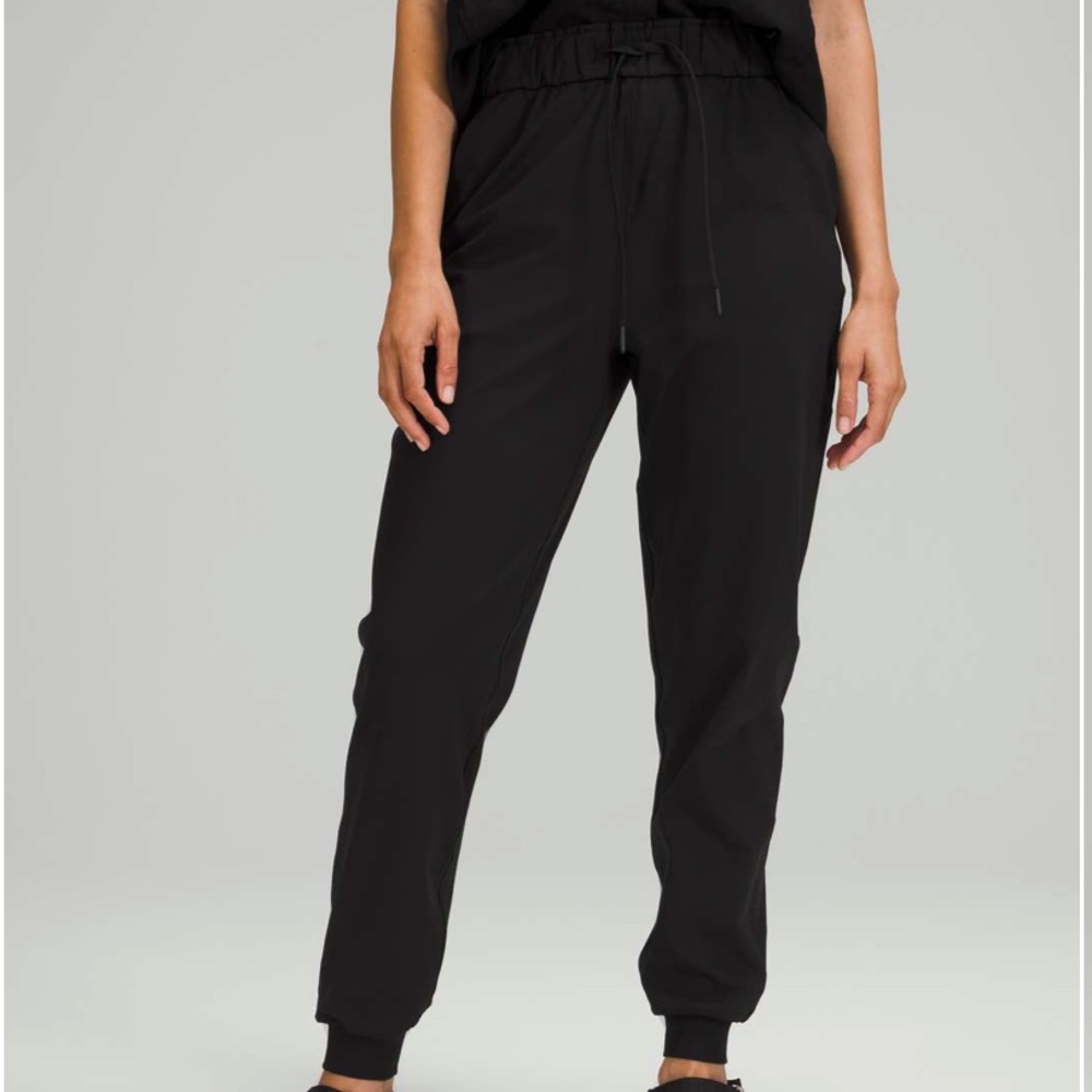 Lululemon Stretch High-Rise Jogger